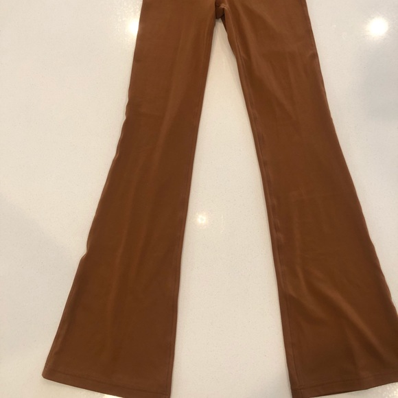 RARE—NWT Lululemon Groove Pant Flare HighRise Sz 4 - Picture 7 of 10